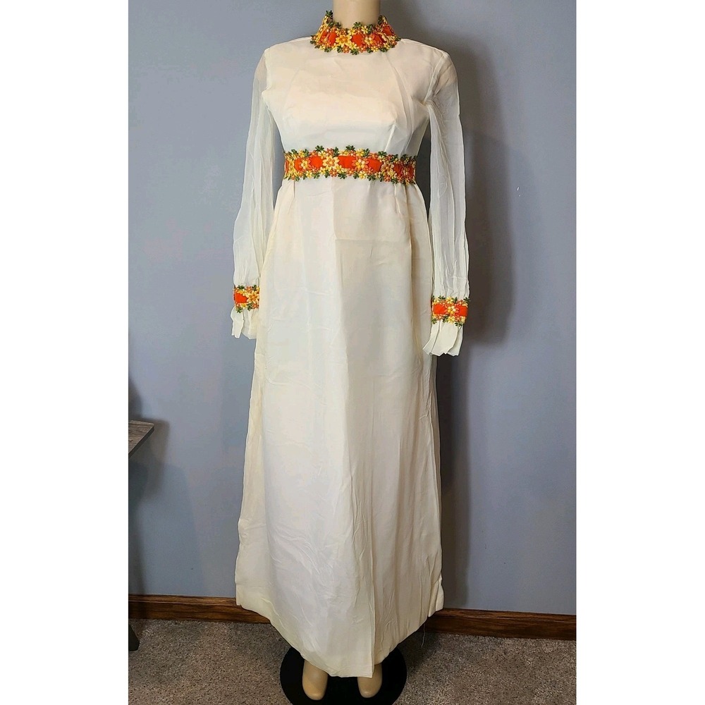 Vintage 70s Dreamy Maxi Dress Sz Small Edwardian Ren Faire Embroidery Wedding